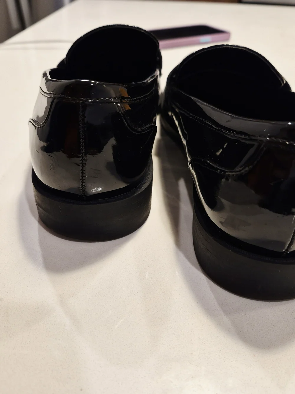 Guess sleek black